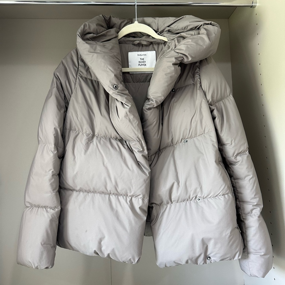 Aritzia XS Taupe Puffer Jacket